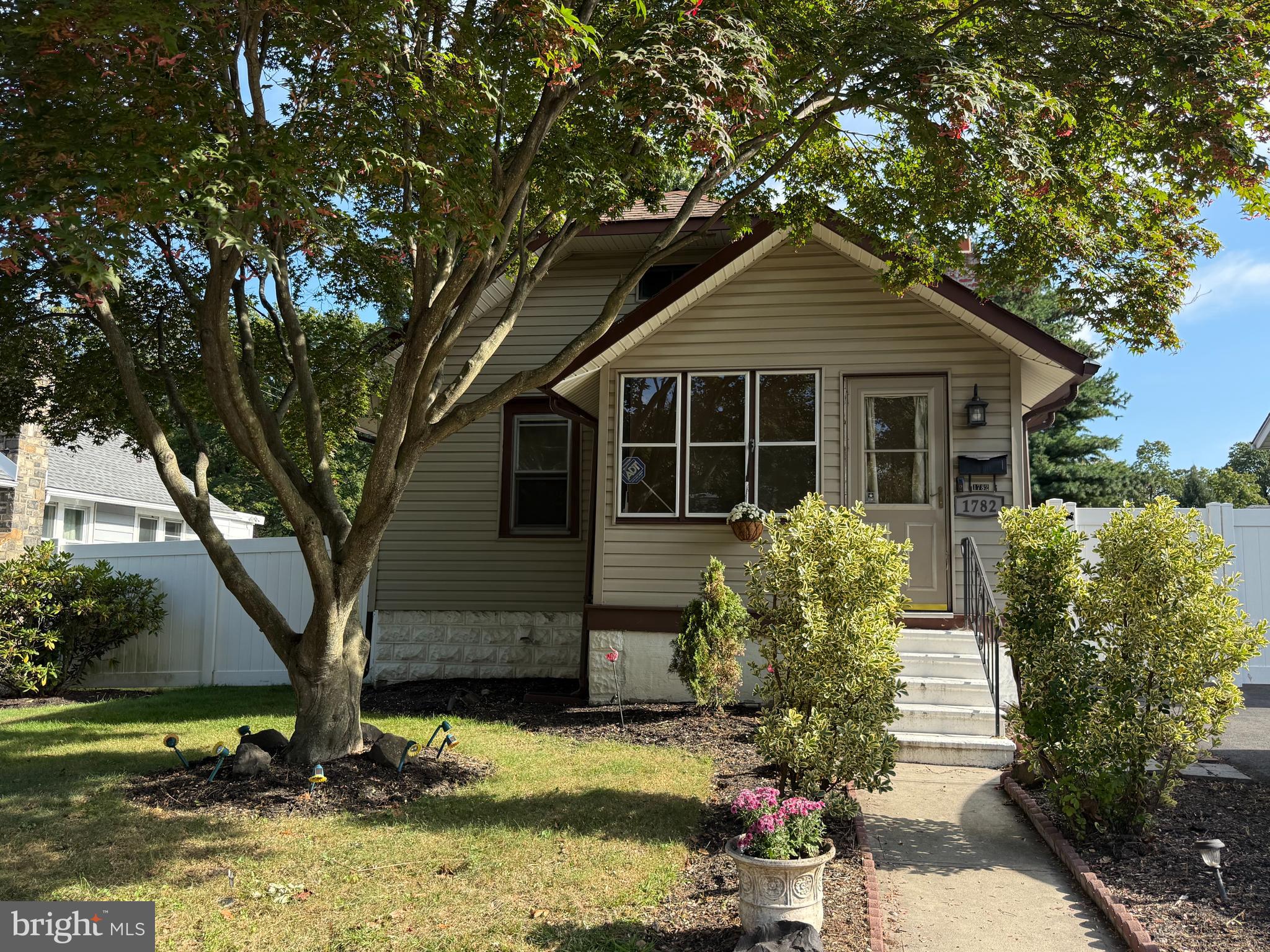 1782 ORCHARD AVENUE