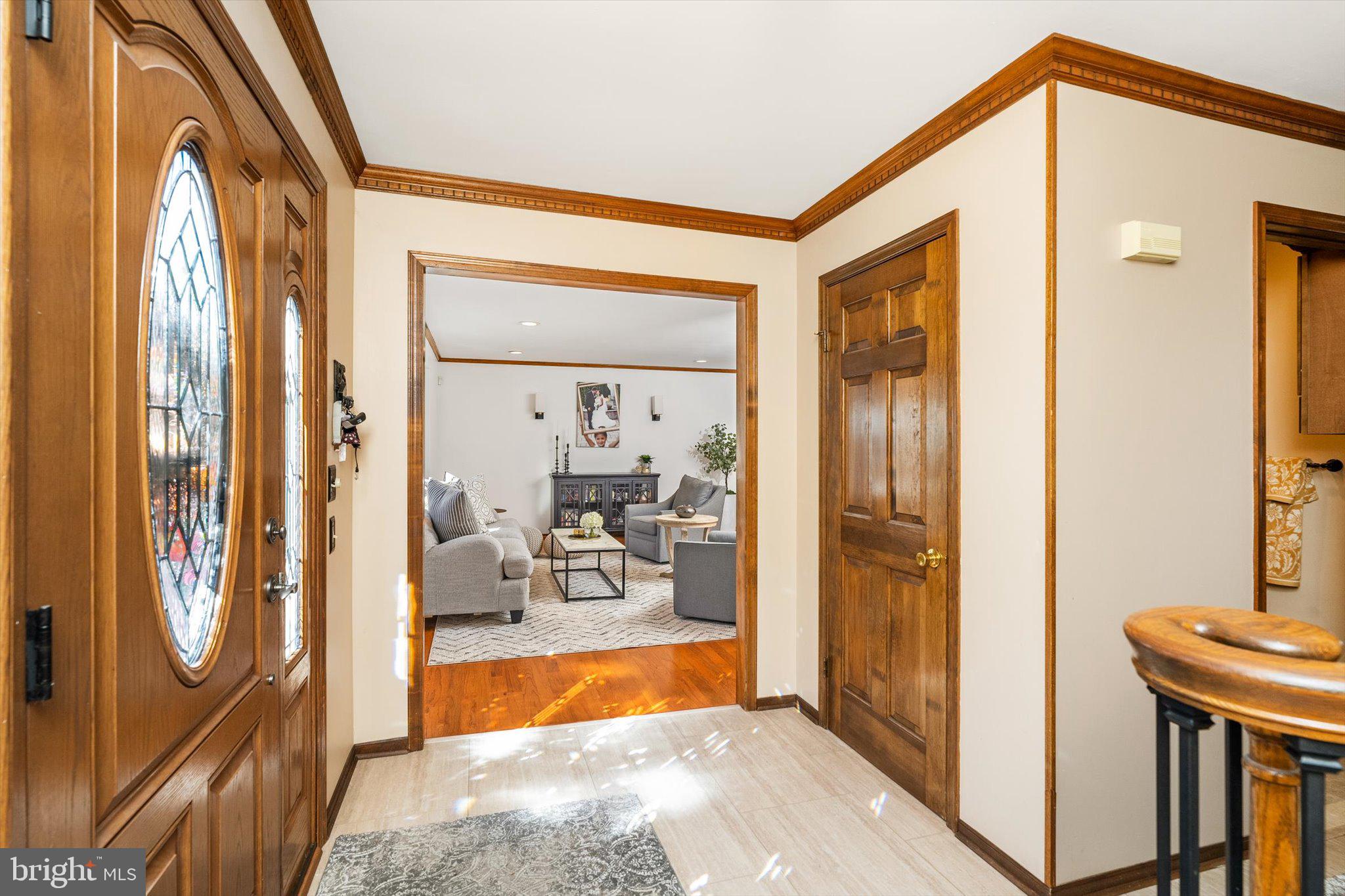 21 VILLAGE DRIVE W