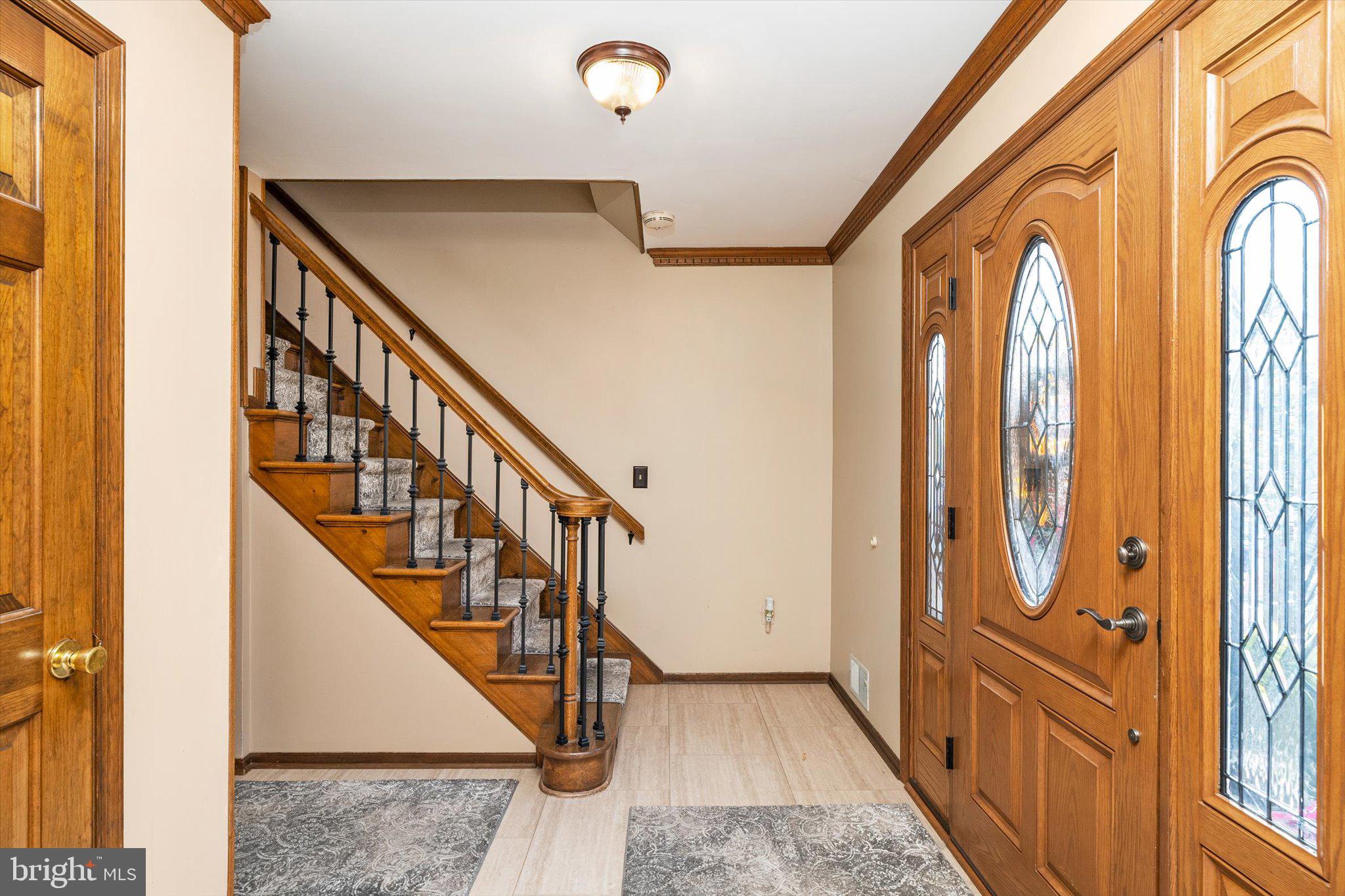 21 VILLAGE DRIVE W