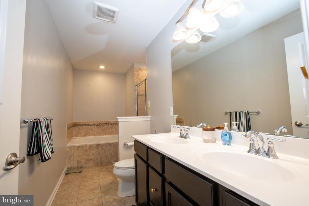 37 VENTANA COURT