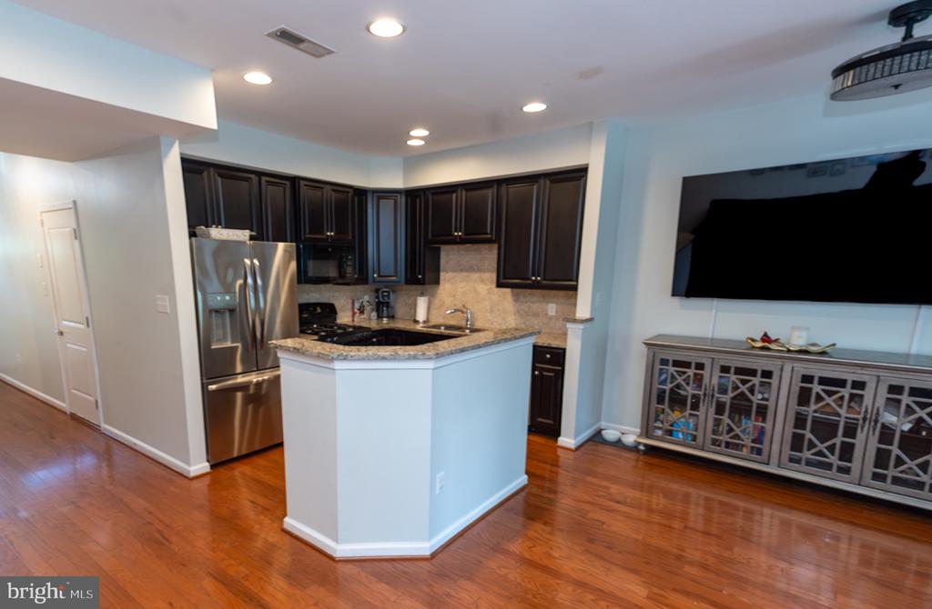 37 VENTANA COURT