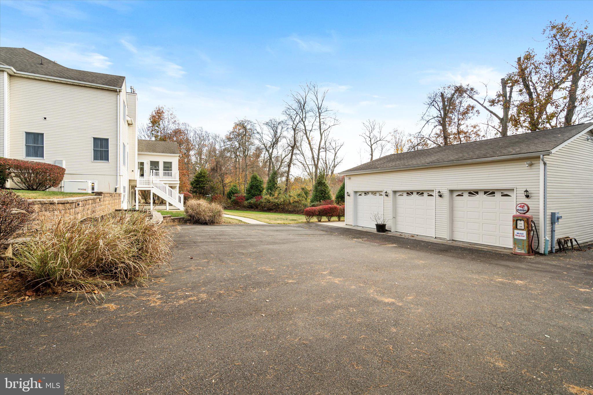 24 Clearwater Dr