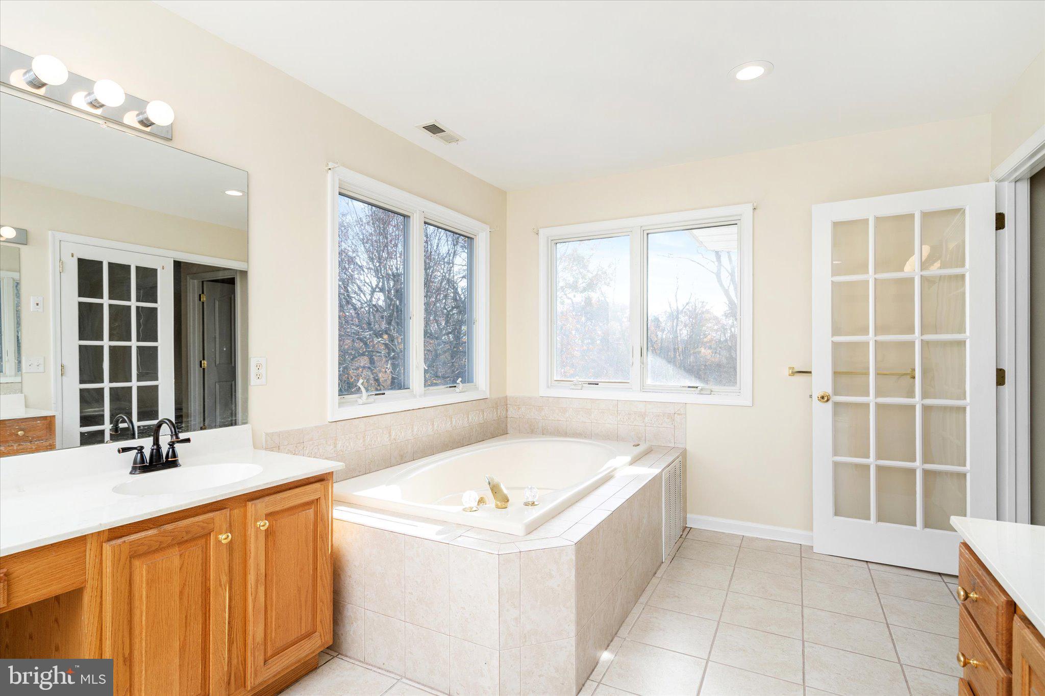 24 Clearwater Dr