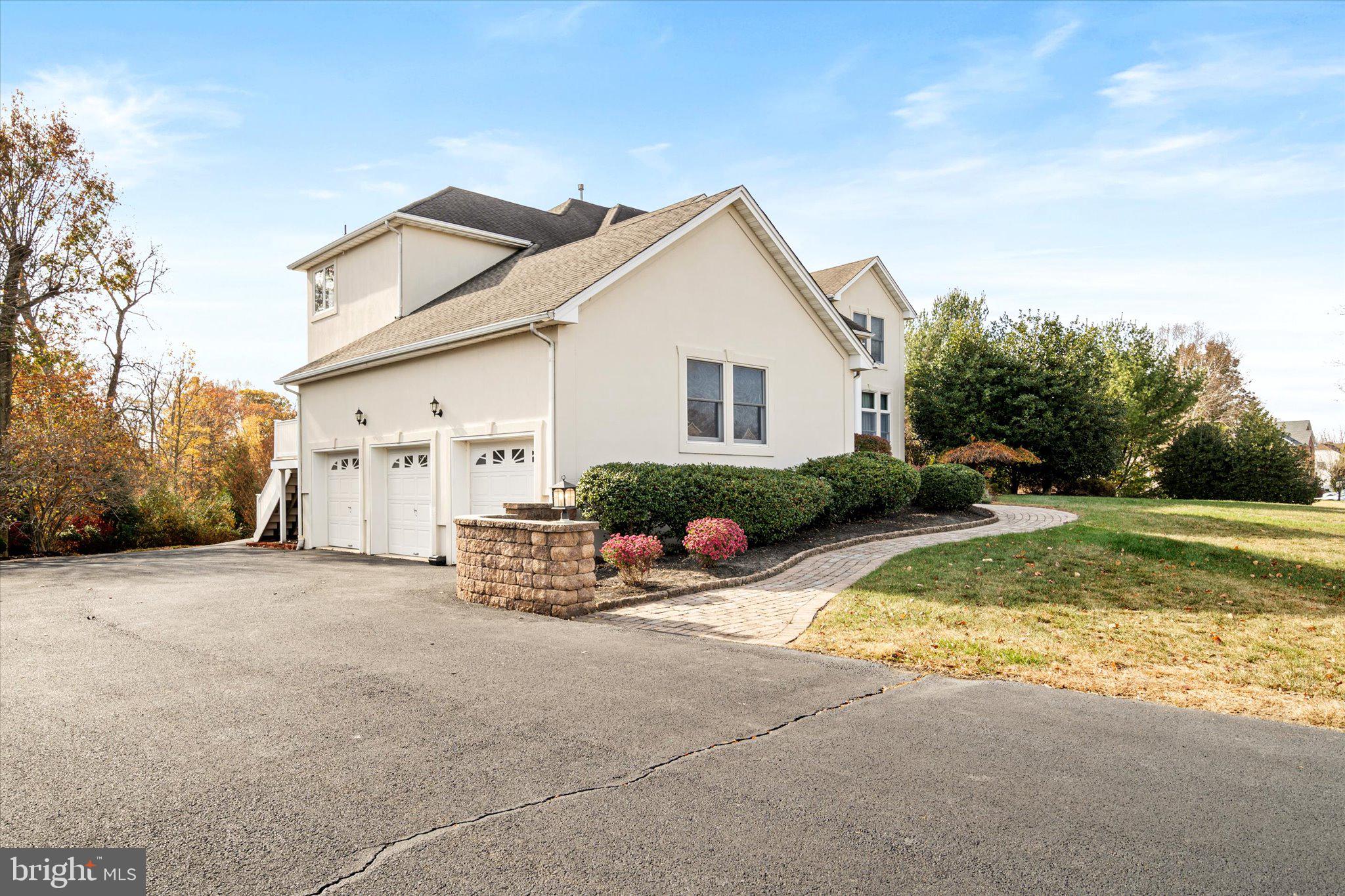 24 Clearwater Dr