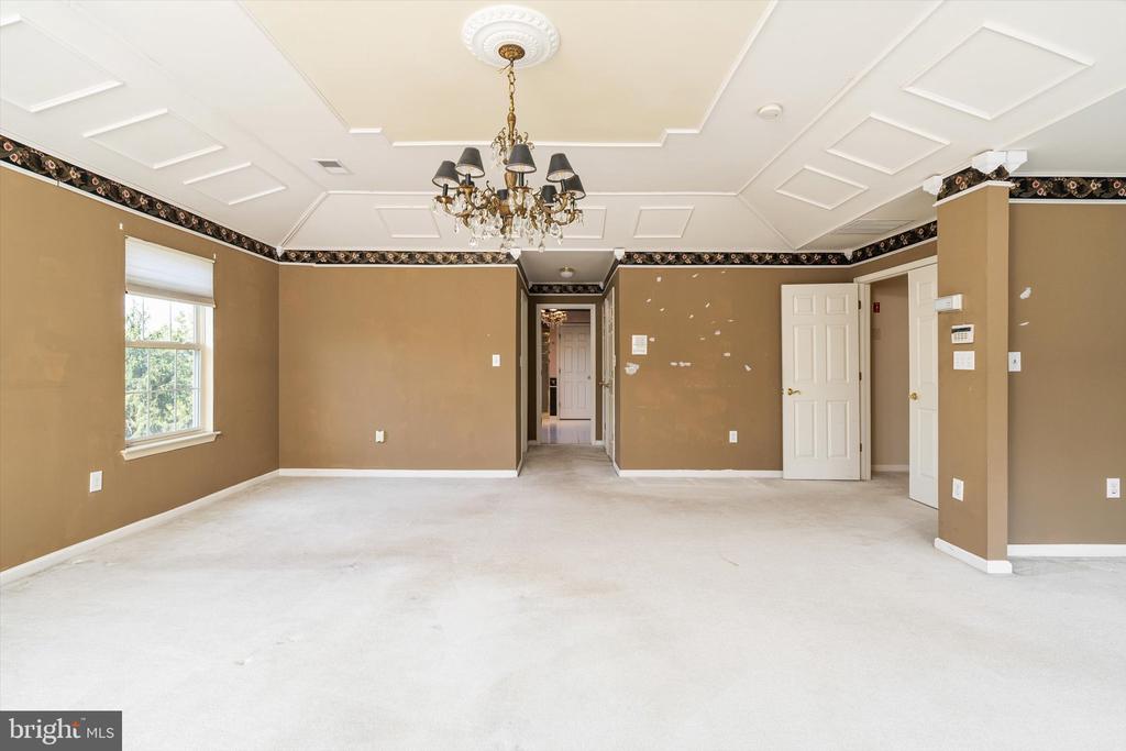 9 Denise Dr