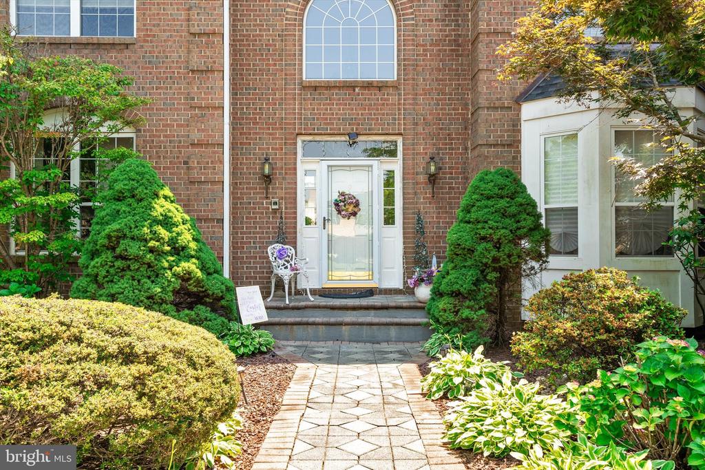 9 Denise Dr