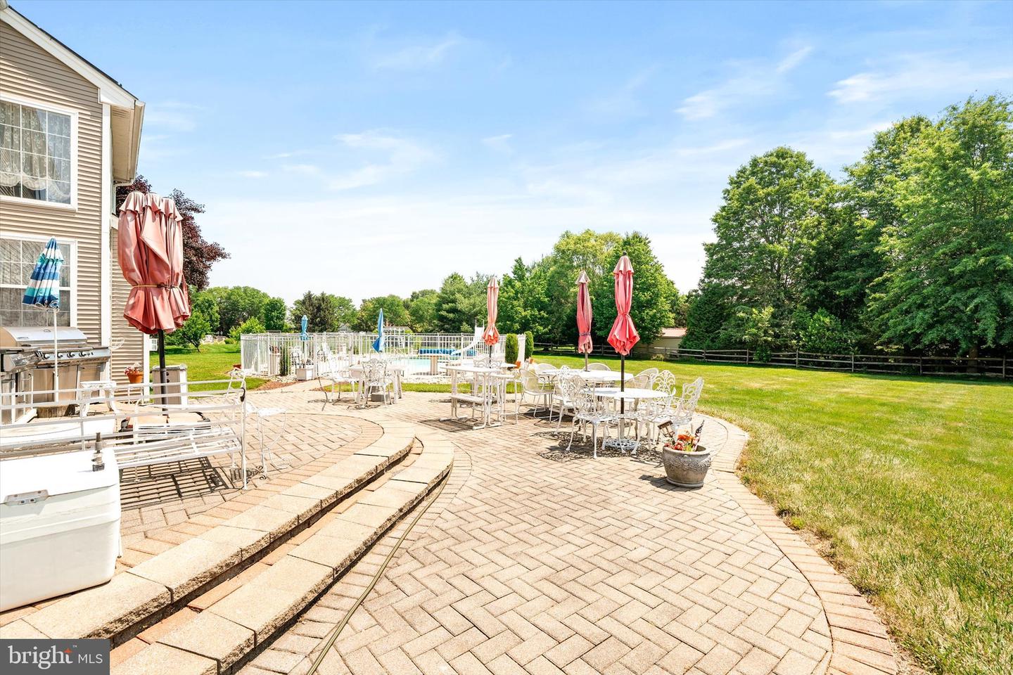 9 Denise Dr