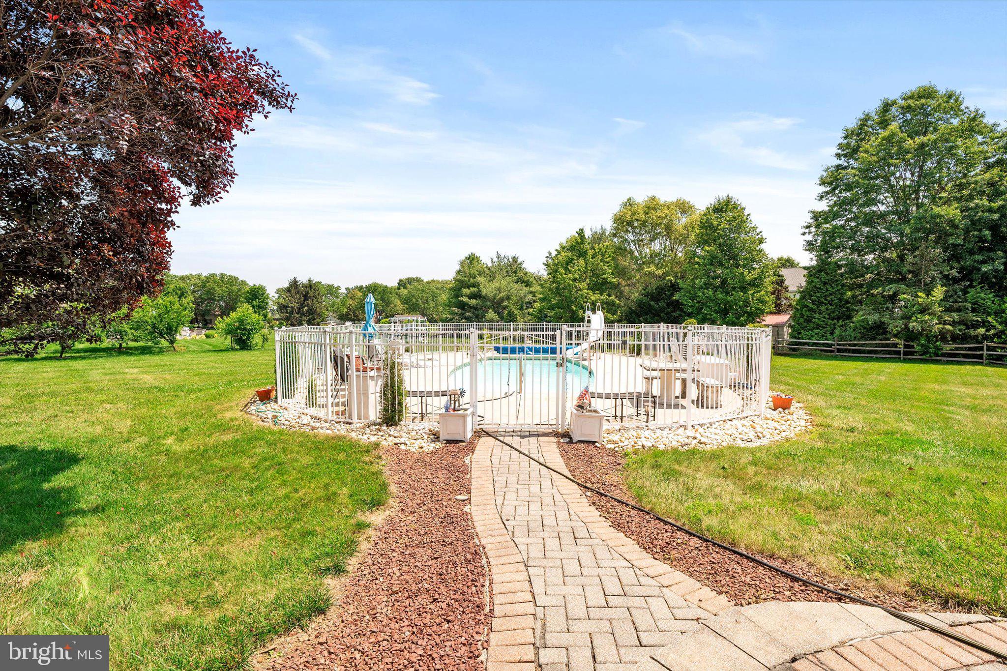 9 Denise Dr