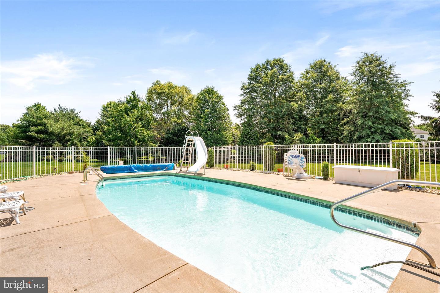 9 Denise Dr