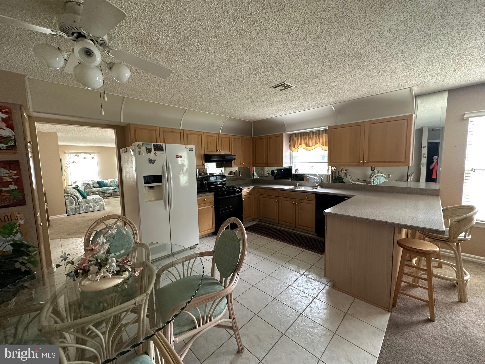 6 Plymouth Ct