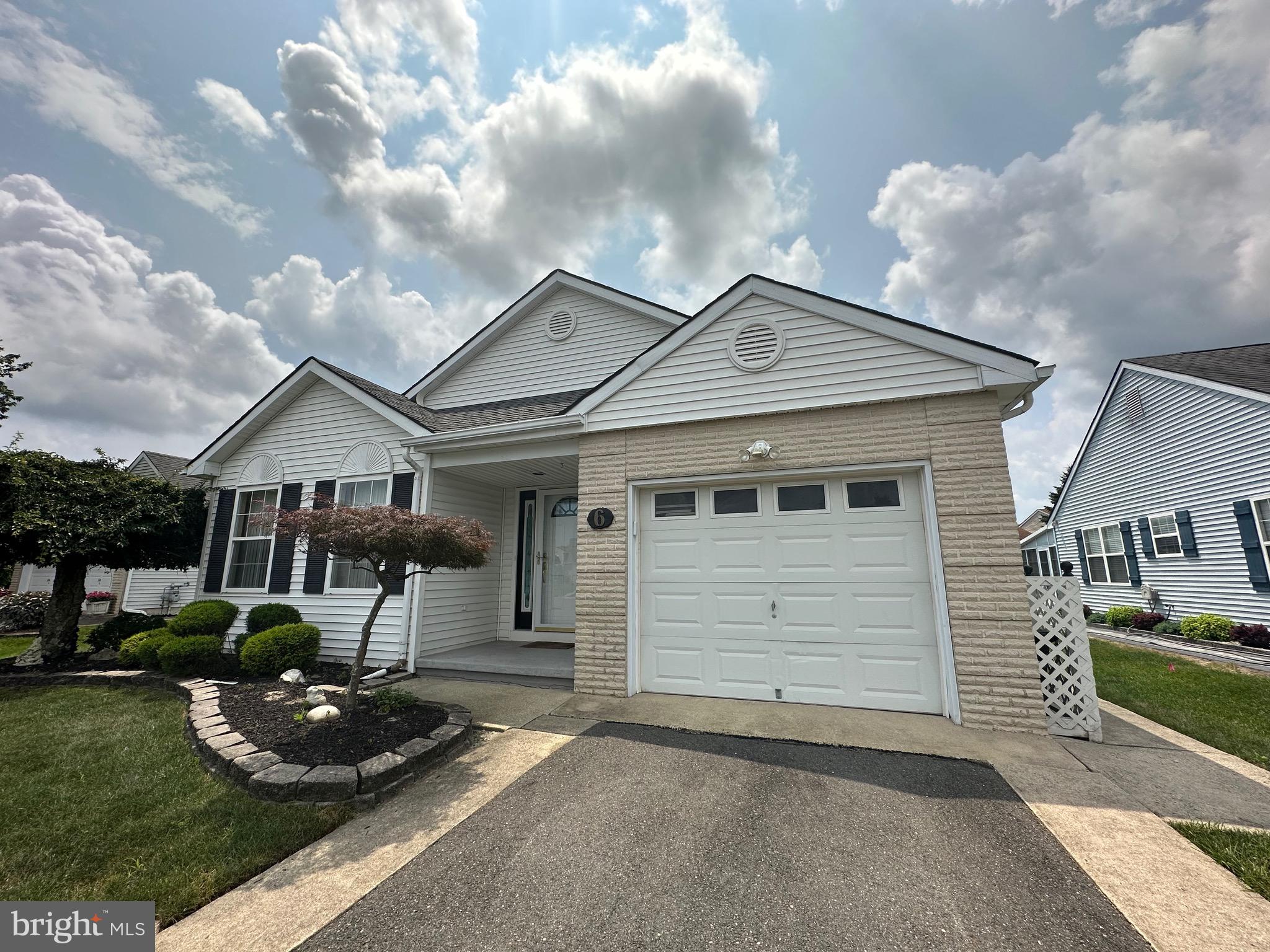 6 Plymouth Ct