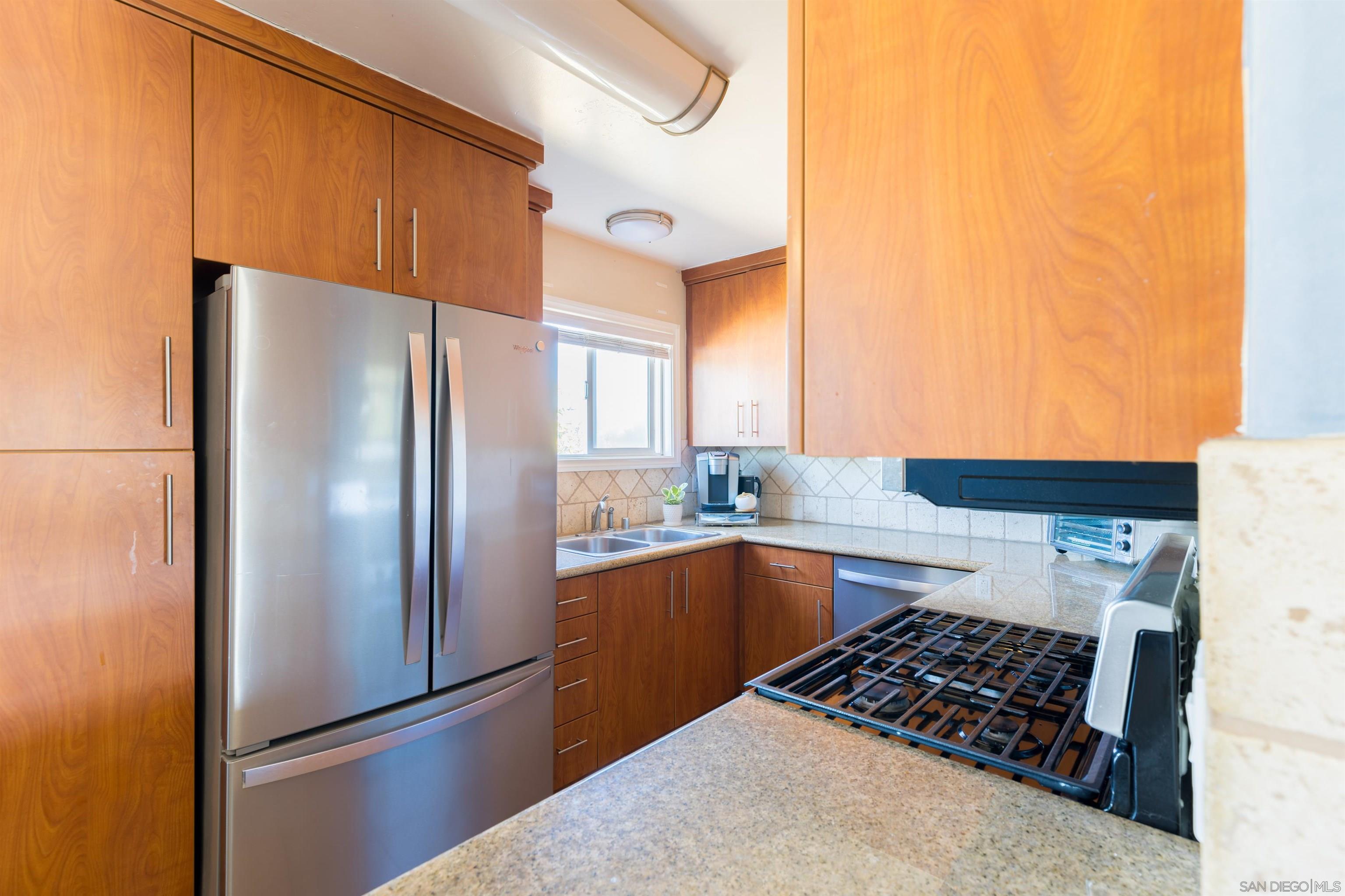 575 7th St Unit: 203