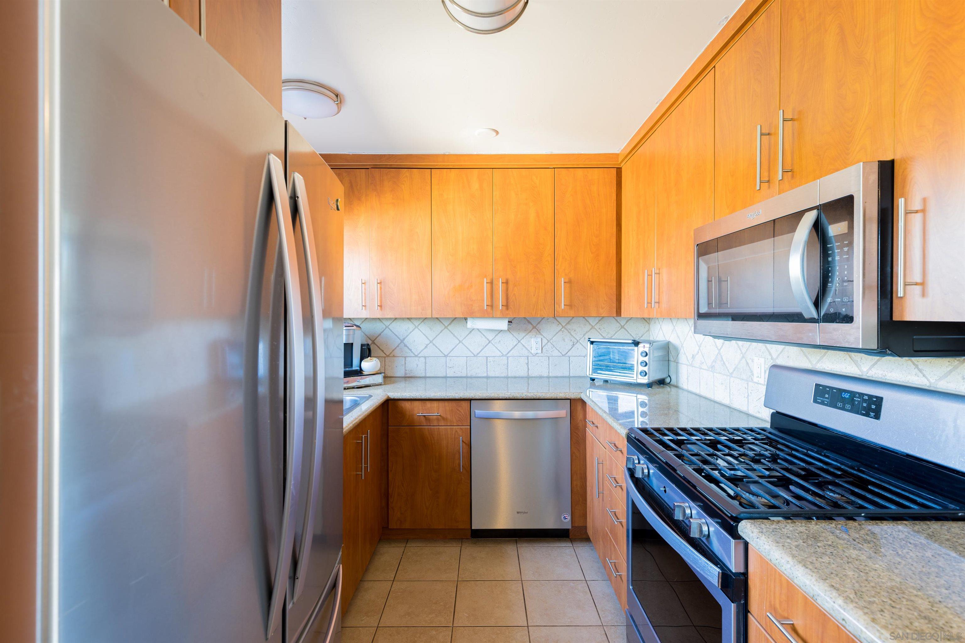 575 7th St Unit: 203