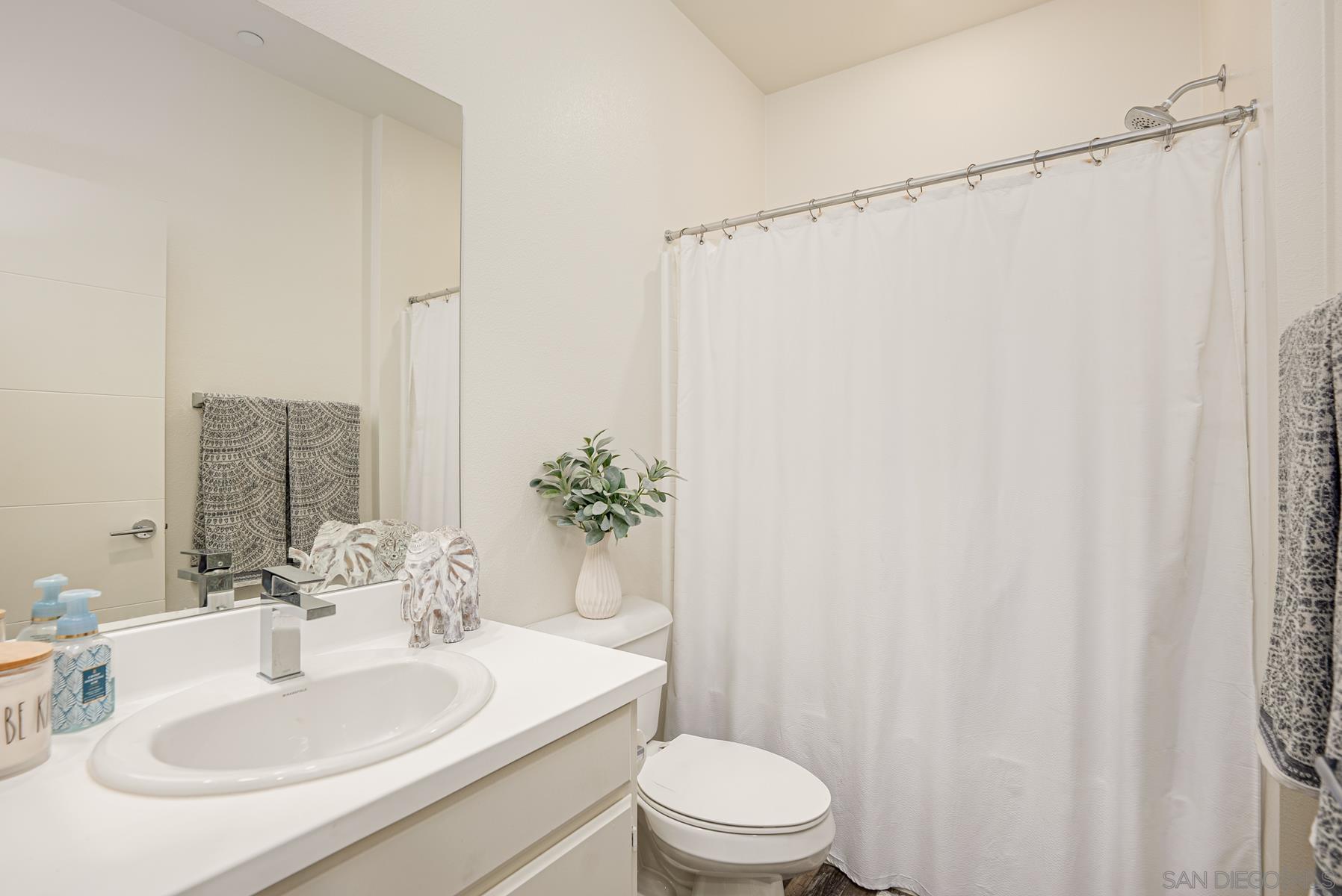 2045 Mindoro Lane Unit: 2