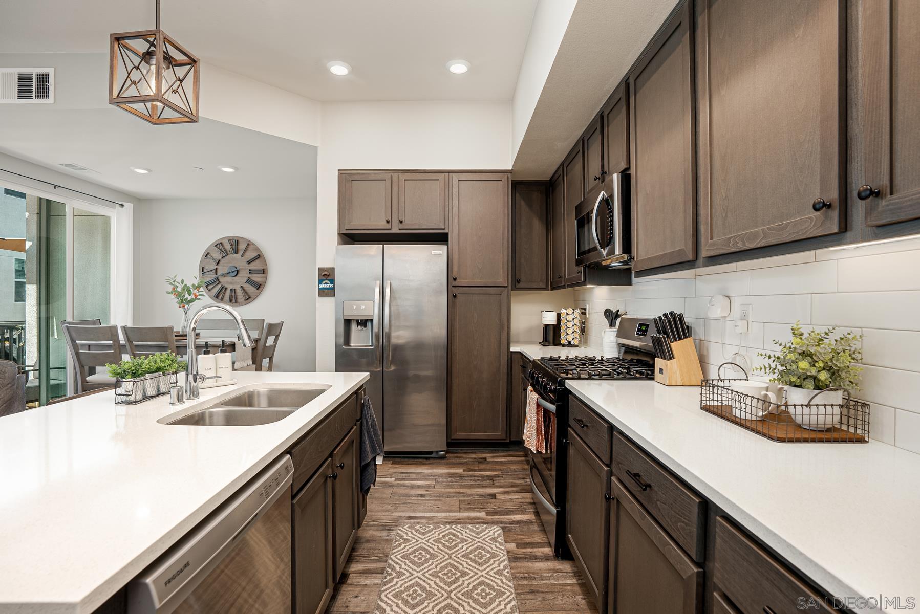 2045 Mindoro Lane Unit: 2