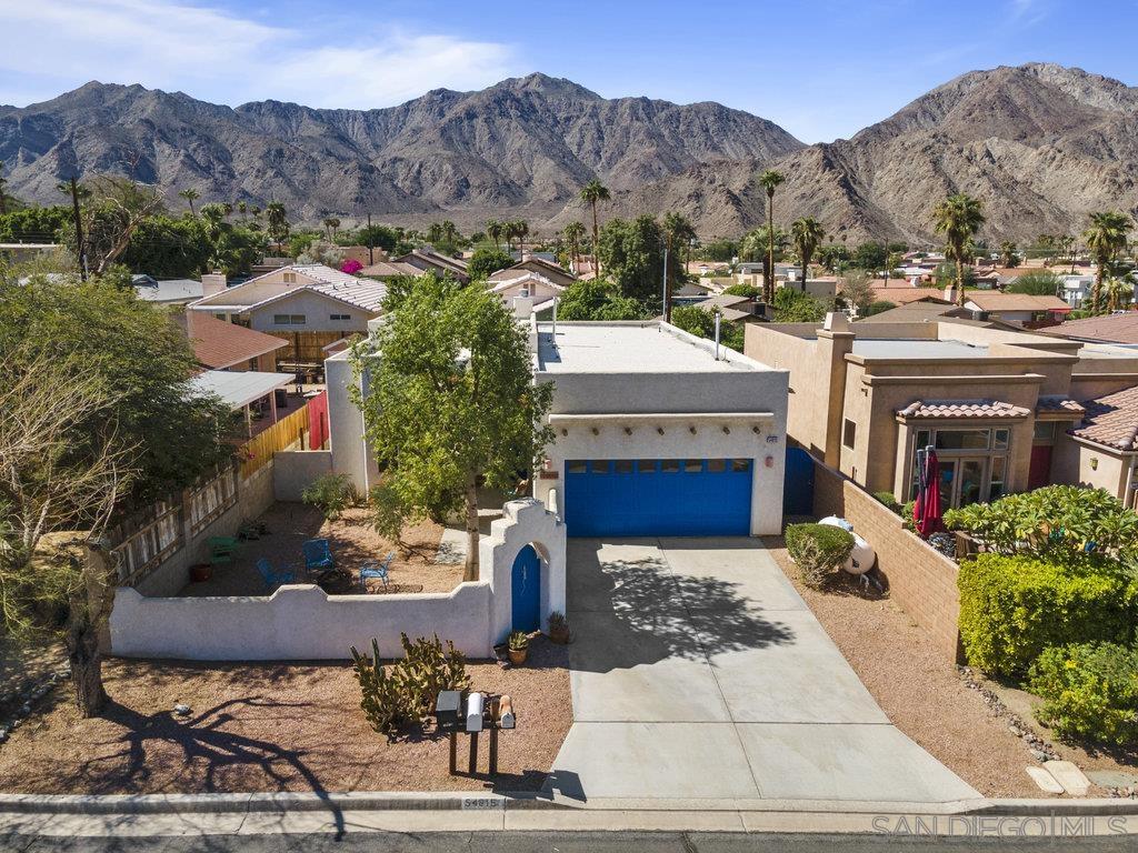 54815 Avenida Vallejo