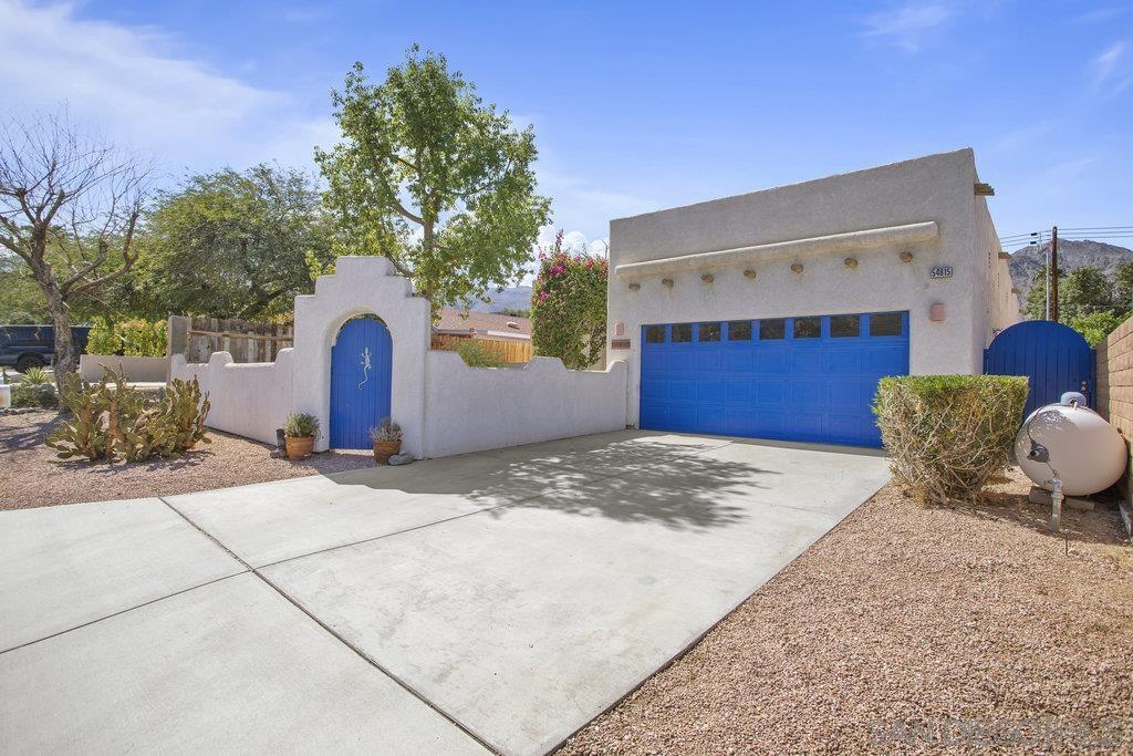 54815 Avenida Vallejo