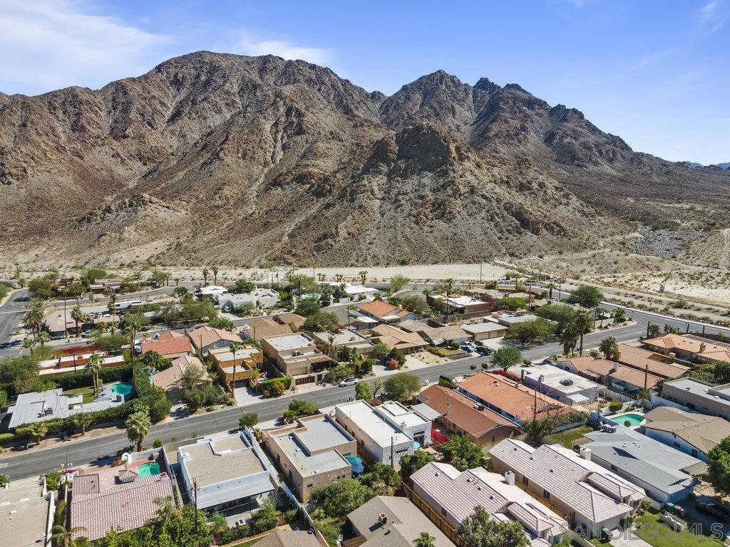 54815 Avenida Vallejo