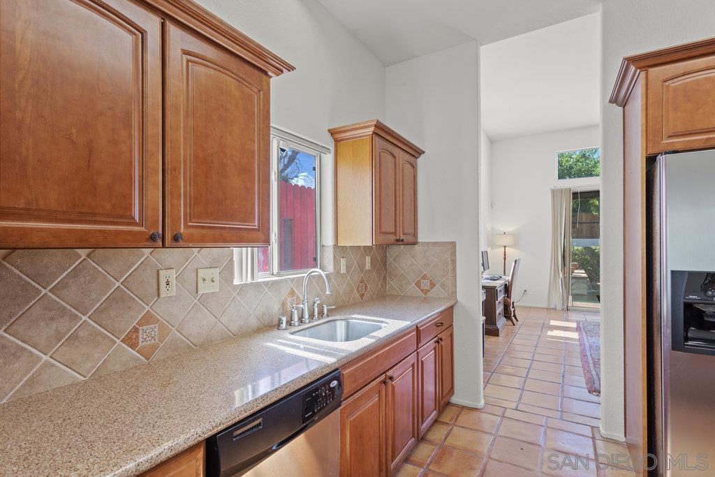 54815 Avenida Vallejo