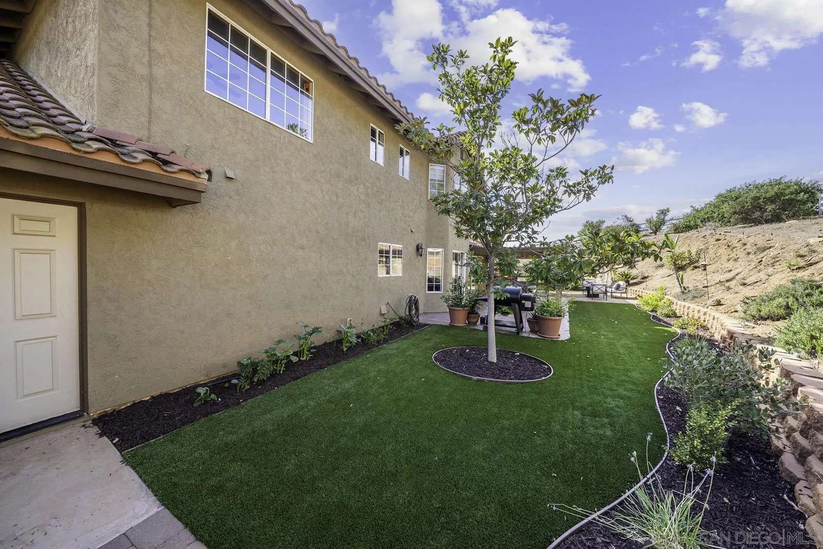 2506 Avenida Ocotillo