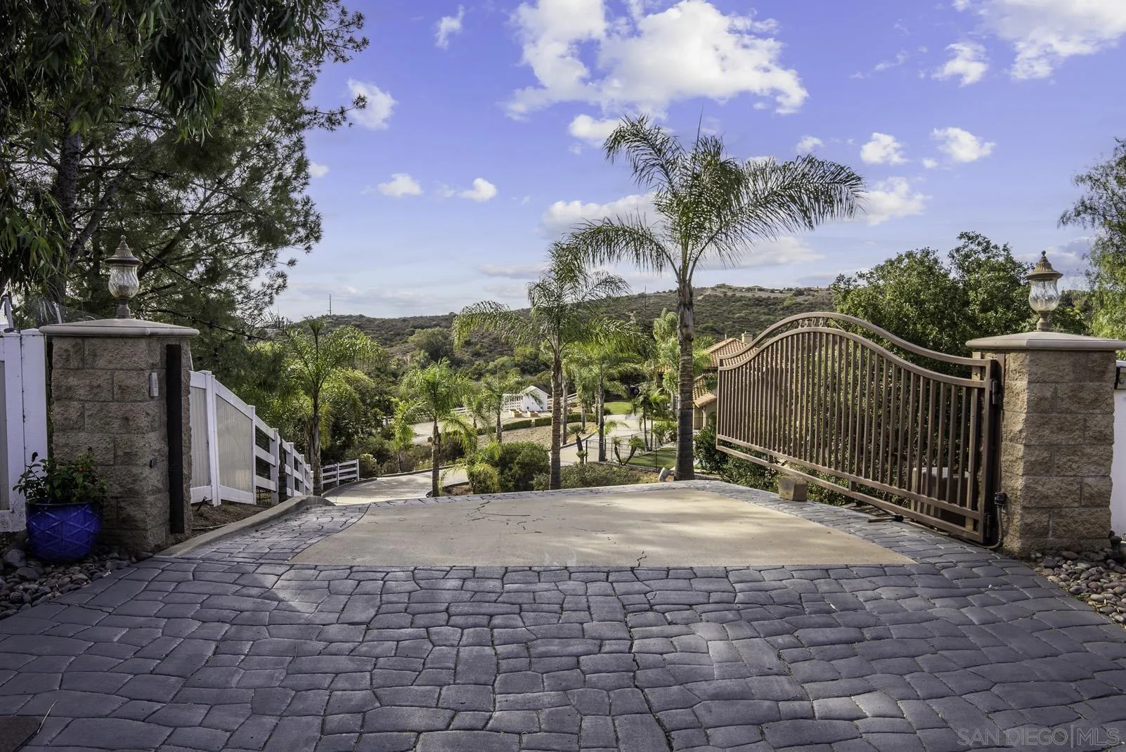 2506 Avenida Ocotillo