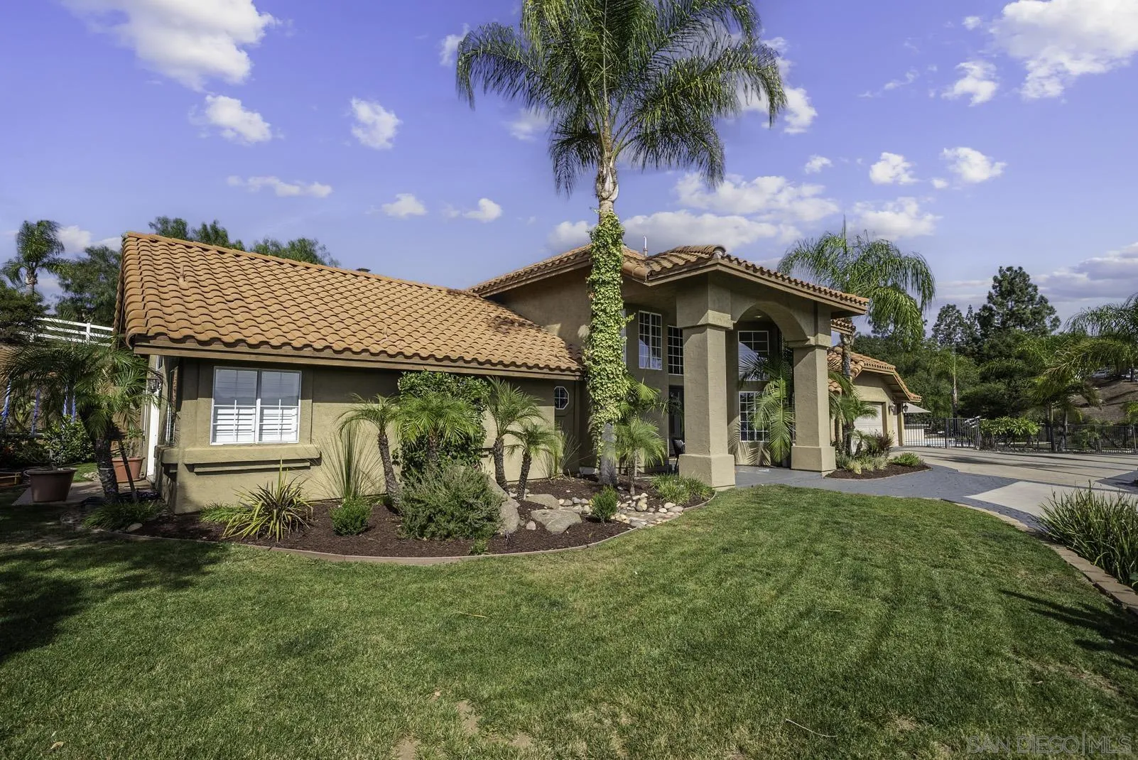 2506 Avenida Ocotillo