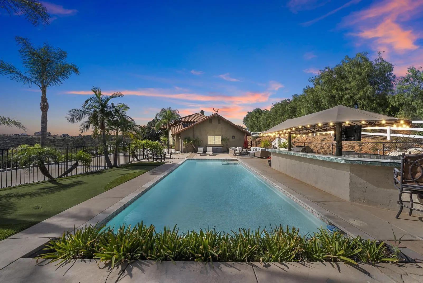 2506 Avenida Ocotillo