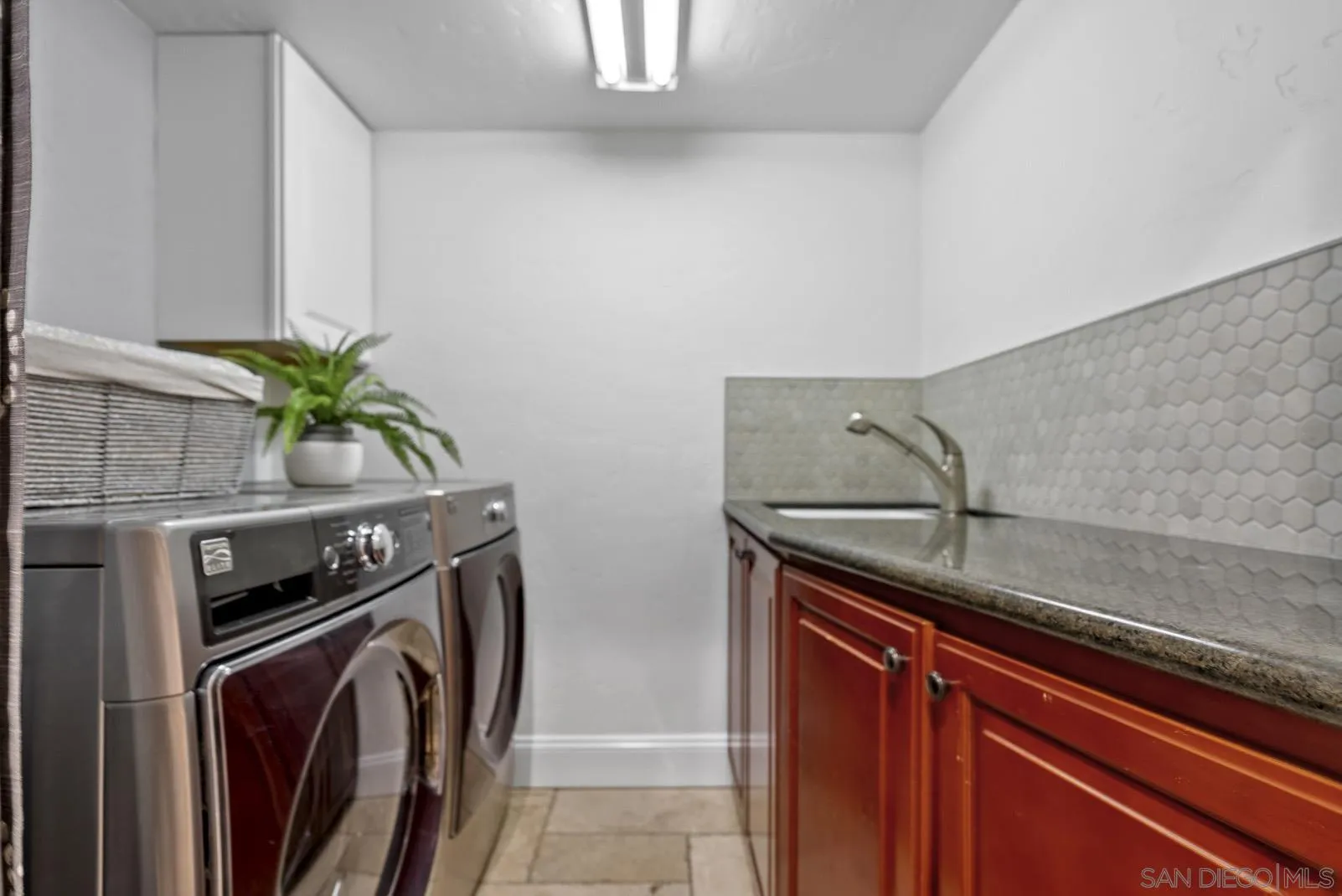 2506 Avenida Ocotillo