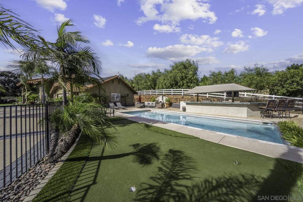 2506 Avenida Ocotillo