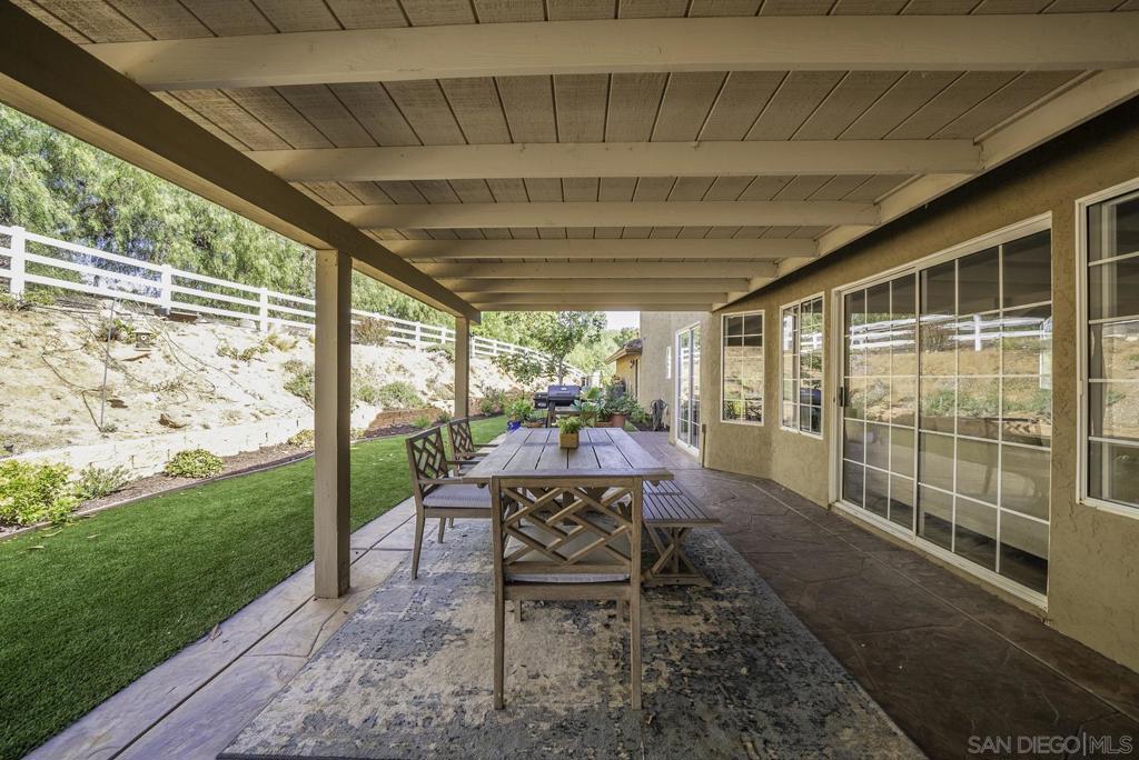 2506 Avenida Ocotillo