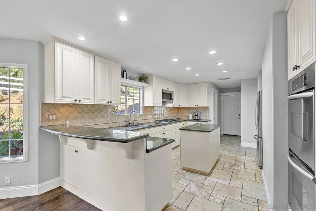 2506 Avenida Ocotillo