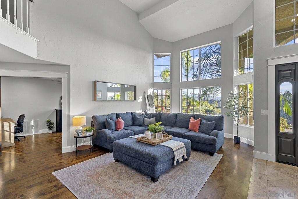 2506 Avenida Ocotillo