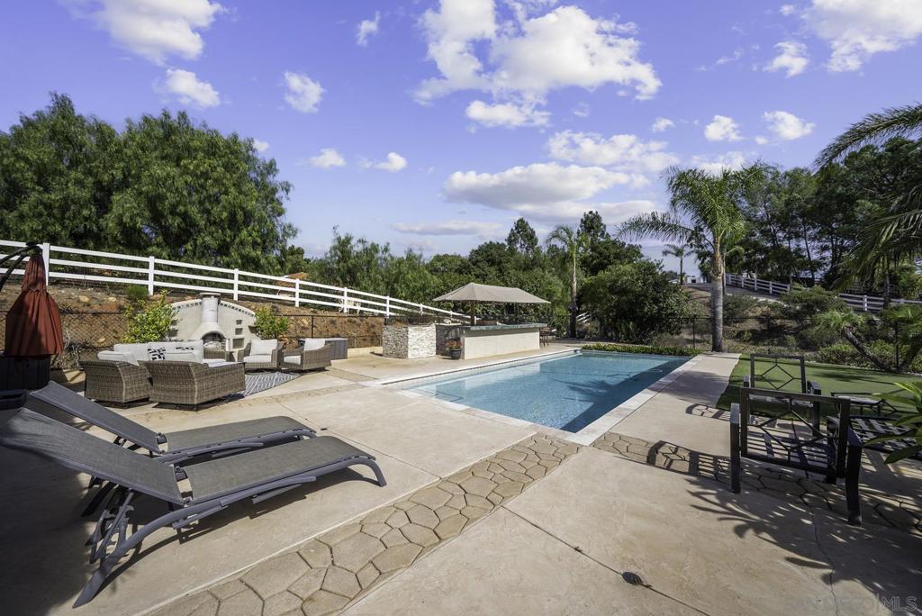 2506 Avenida Ocotillo