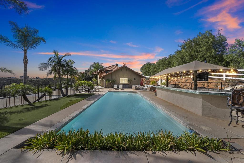 2506 Avenida Ocotillo