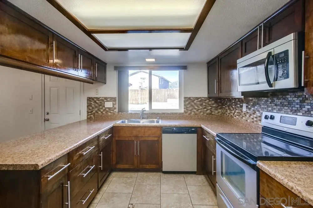 1974 Arnold Way Unit: 7