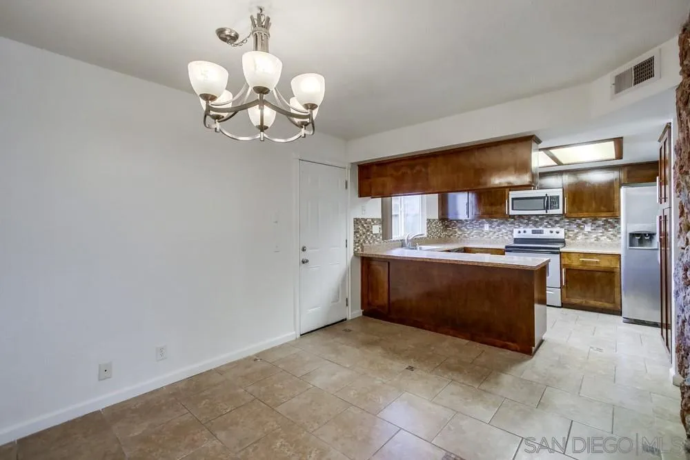 1974 Arnold Way Unit: 7