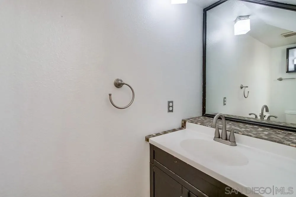 1974 Arnold Way Unit: 7