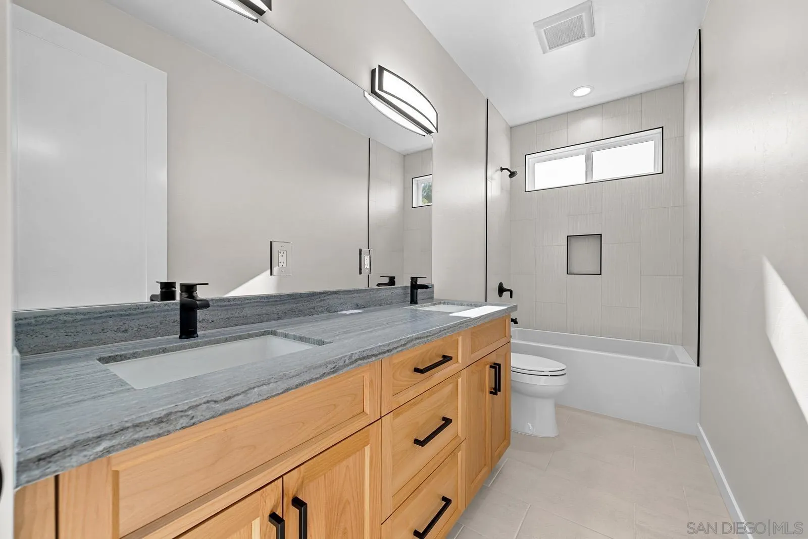 2908 Calle Caleta Viejas