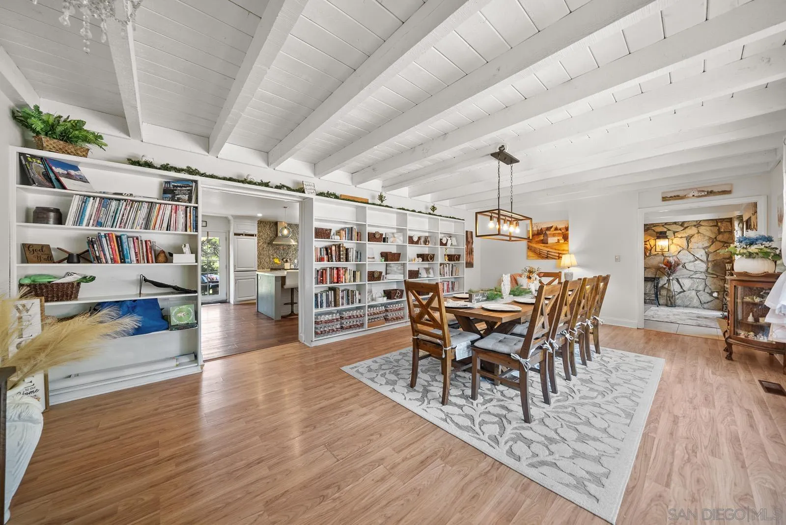 5816 Stallion Oaks Rd