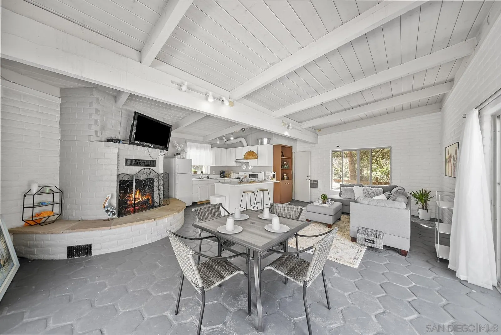 5816 Stallion Oaks Rd