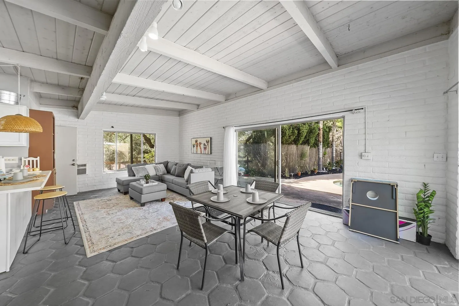 5816 Stallion Oaks Rd