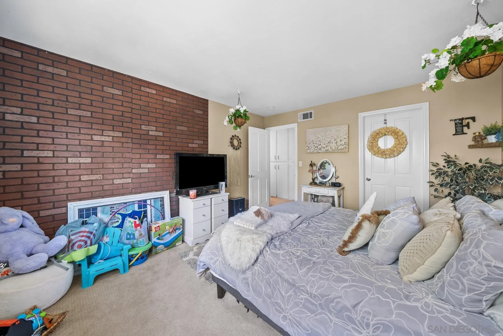 5816 Stallion Oaks Rd