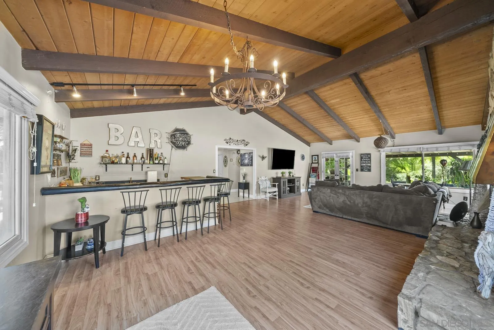 5816 Stallion Oaks Rd