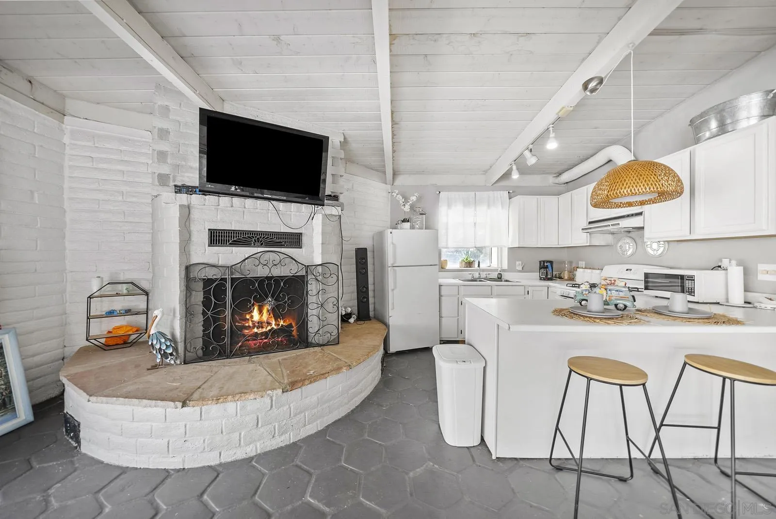 5816 Stallion Oaks Rd