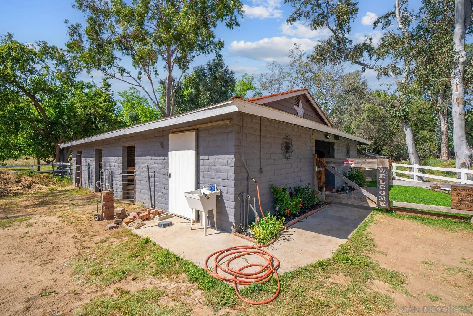 5816 Stallion Oaks Rd