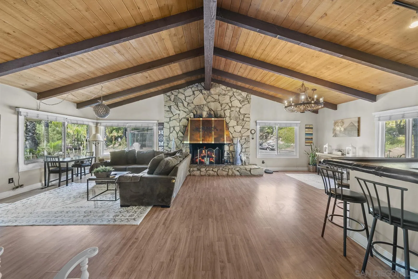 5816 Stallion Oaks Rd