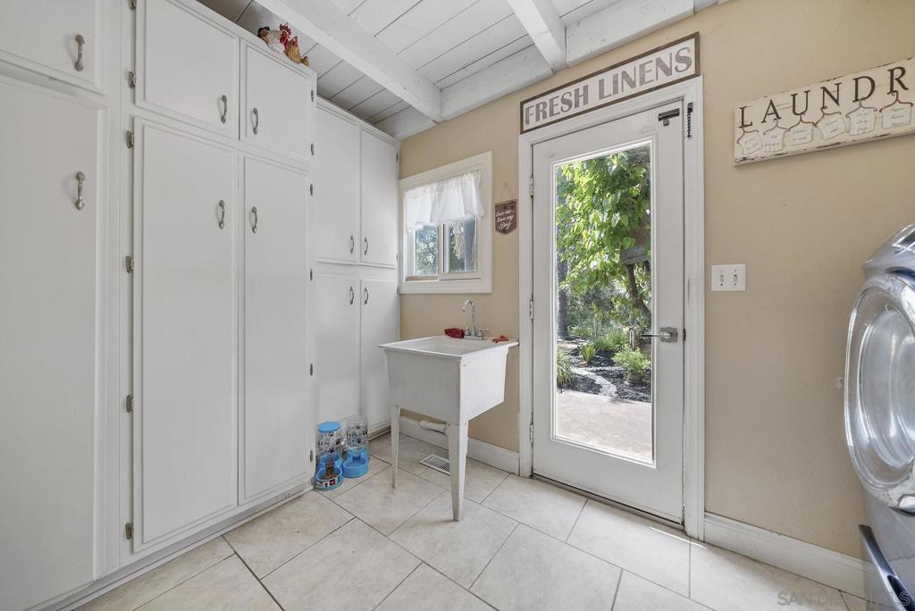 5816 Stallion Oaks Rd