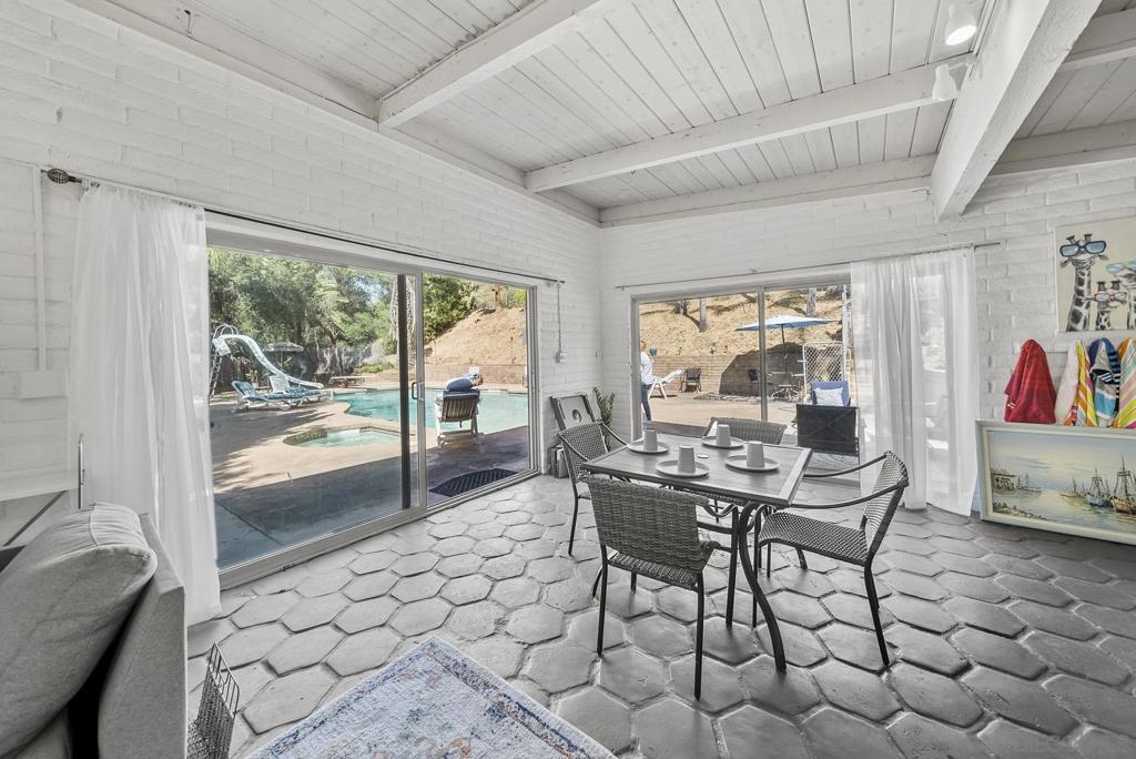 5816 Stallion Oaks Rd