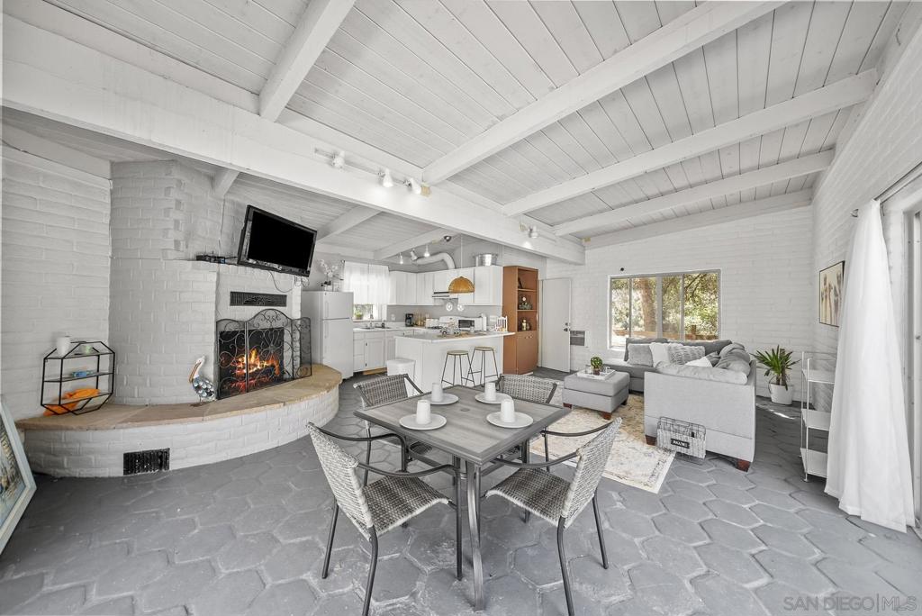 5816 Stallion Oaks Rd