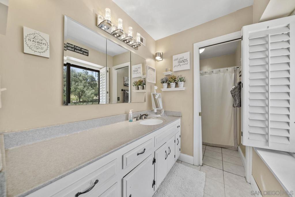 5816 Stallion Oaks Rd